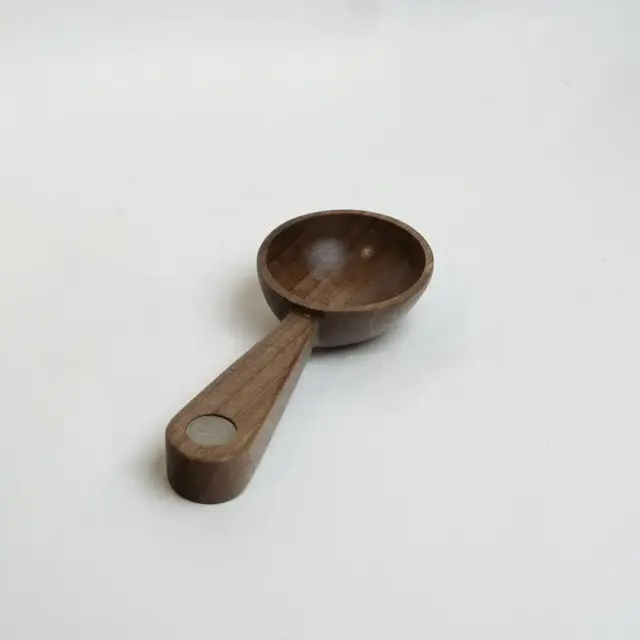 قاشق چوبی آجیل از چوب گردو تکه سکه‌ای