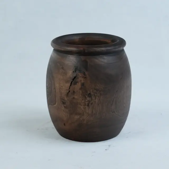 گلدان چوب گردو یک‌تکه