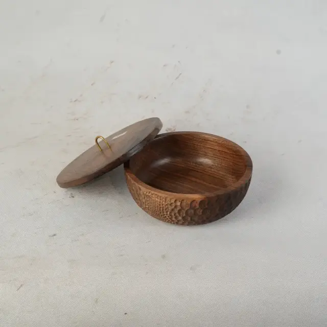 کاسه درب‌دار چوب گردو