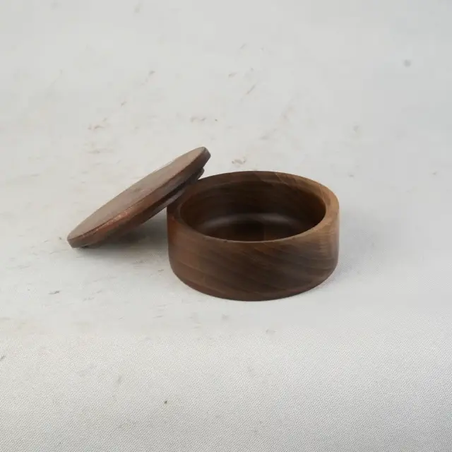 کاسه درب‌دار چوب گردو