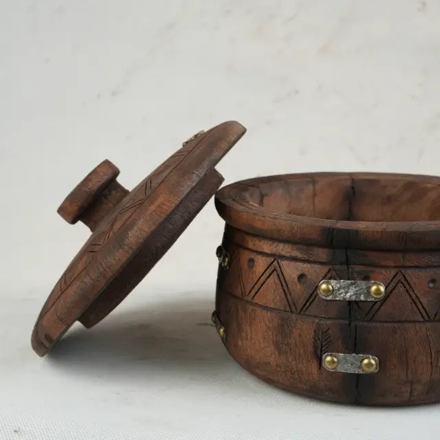 ظرف کوبه‌ای درب‌دار چوب چنار